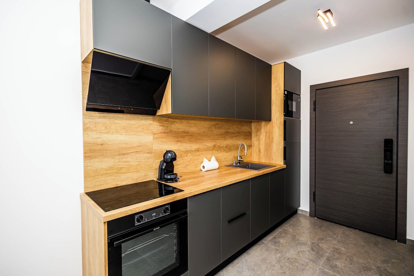 Stovetop, cookware/dishes/utensils