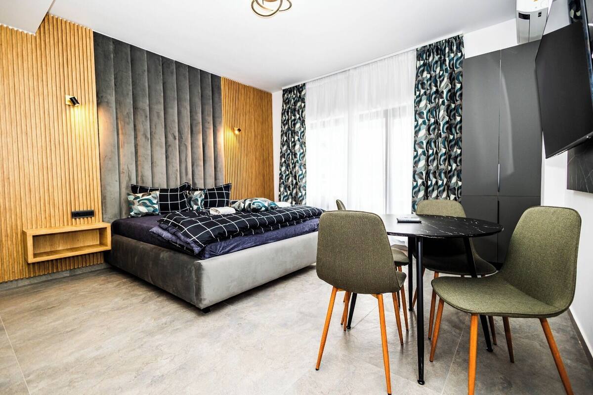 Deluxe Studio | Soundproofing, free WiFi, bed sheets