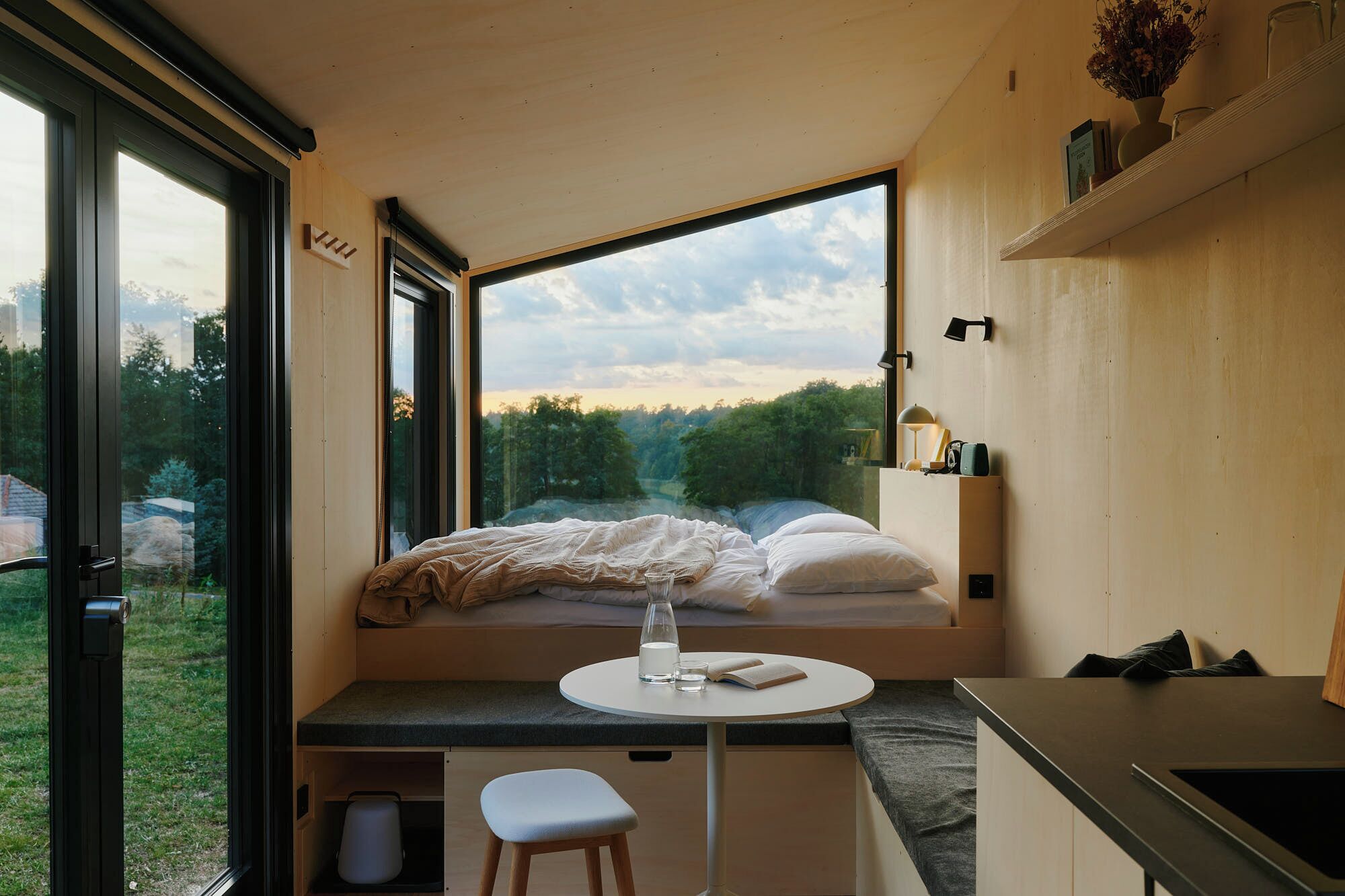 Raus | Lake Cabins with lake view, sauna + hot tub | Laptop workspace, blackout curtains, free WiFi