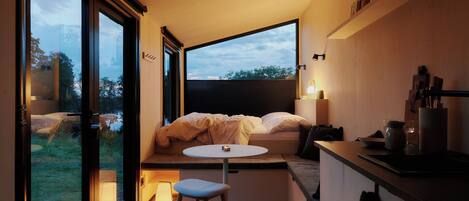 Raus | Lake Cabins with lake view, sauna + hot tub | Laptop workspace, blackout drapes, free WiFi