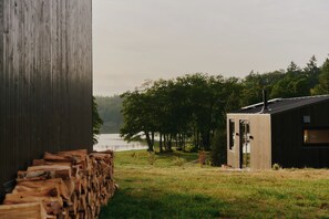 Vista frontal de la propiedad