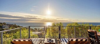 Martha's Maison | Heated Spa & Unbeatable Bay Views