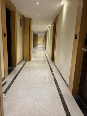 Lobby - Frosty Fern Hotel & Resort (Varanasi)