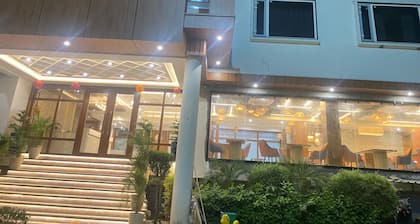 Frosty Fern Hotel & Resort