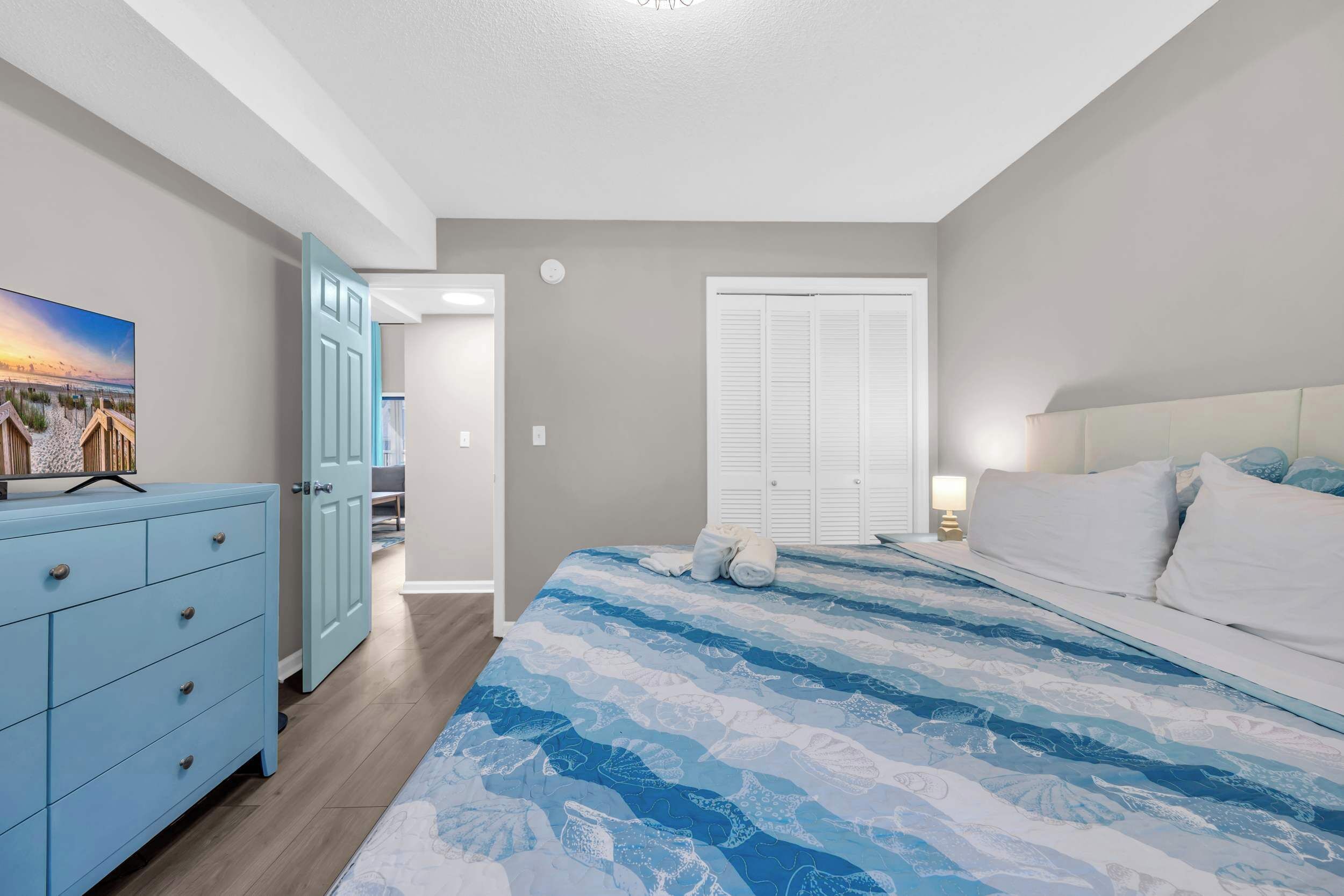 4 chambres, fer et planche à repasser, Wi-Fi, draps fournis