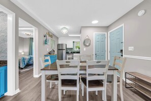 Dining - Hang Loose Haven - Beach n Golf Getaway w Pool (Myrtle Beach)