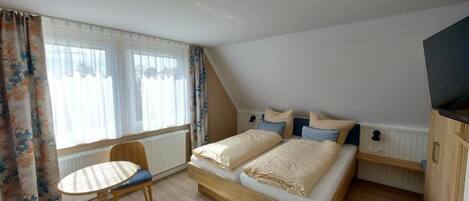 1 غرفة نوم ومكواة/لوح كي وواي فاي وملاءات أسرّة