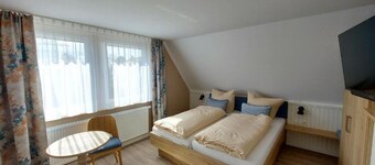 Gästehaus am Bahnhof Norddeich - Comfortable rooms with private bathroom