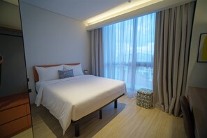 Deluxe Double Room, Non Smoking | In-room safe, desk, free WiFi, bed sheets