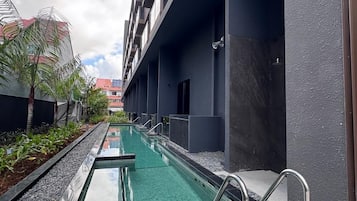Exercise/lap pool