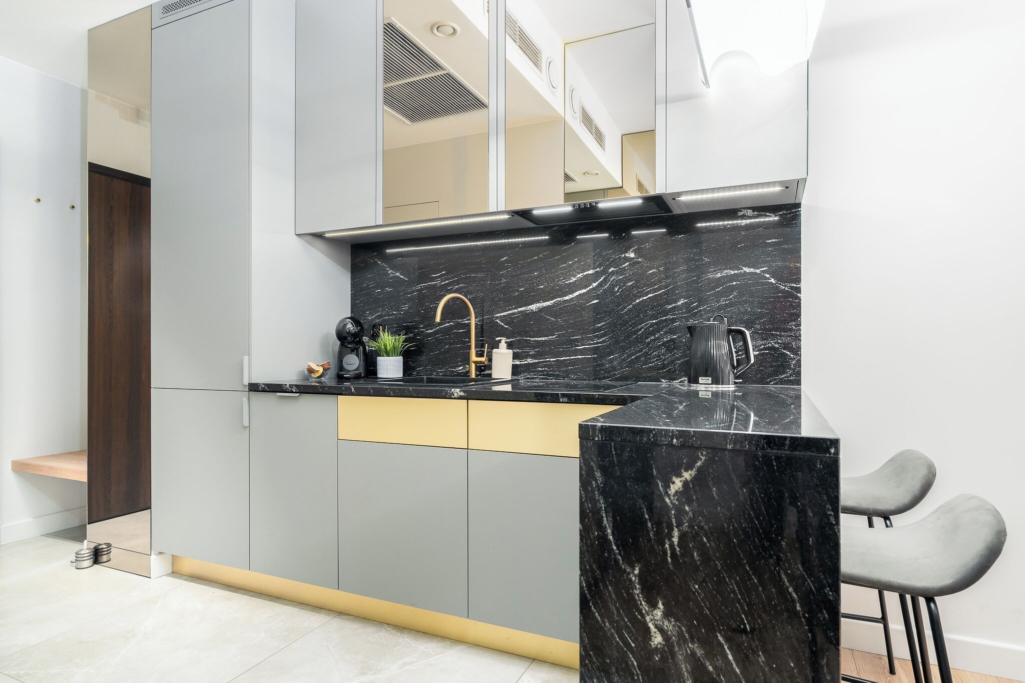 Classic Studio, Balcony | Private kitchenette