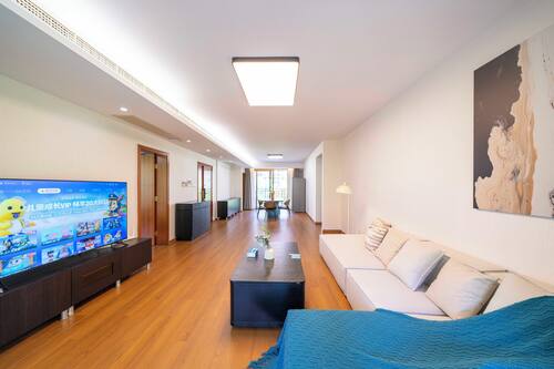 アパートメント 3 ベッドルーム キッチン シティビュー | リビングルーム | 55 インチのスマートテレビ (ケーブル放送視聴可)