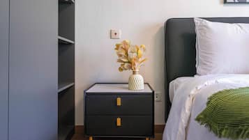 Apartemen, 3 kamar tidur, dapur, pemandangan kota | Setrika/meja setrika dan Wi-Fi gratis