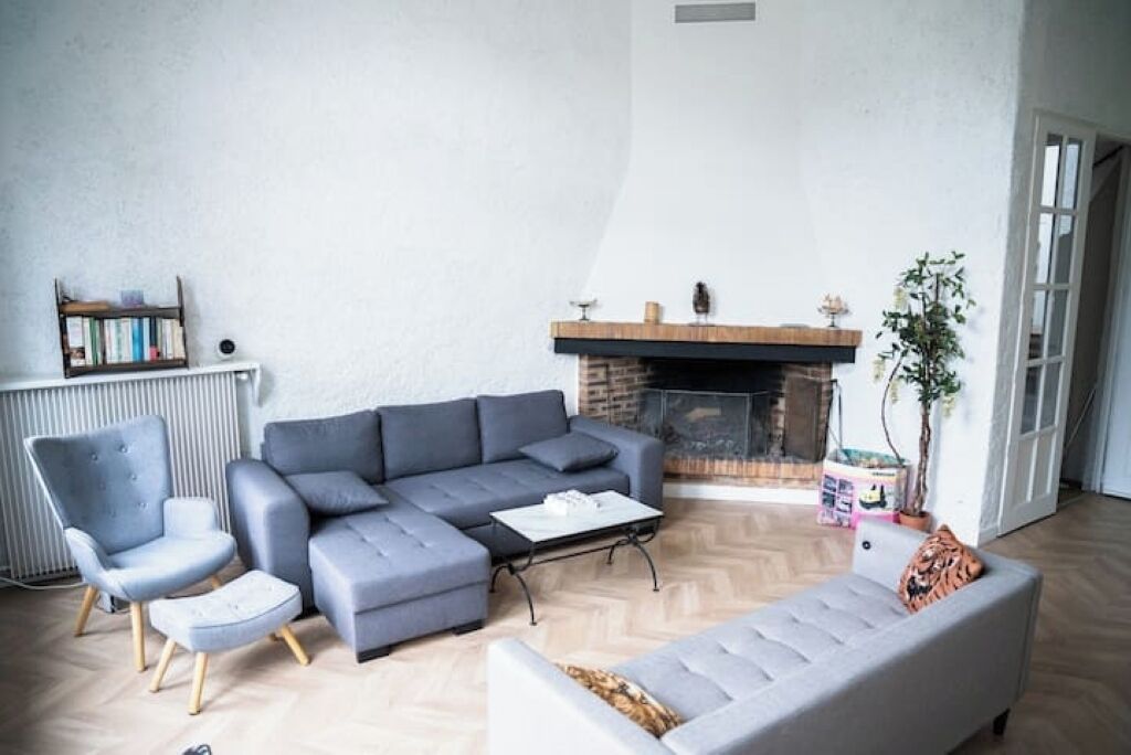 Smart TV, books, music library, printers