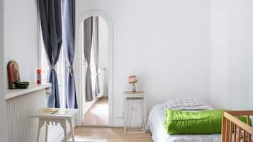 10 bedrooms, desk, iron/ironing board, travel cot
