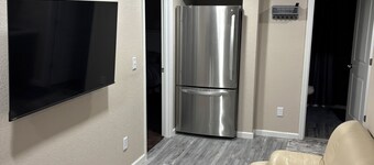 Enchanting 2-bedroom house with AC in Roseville