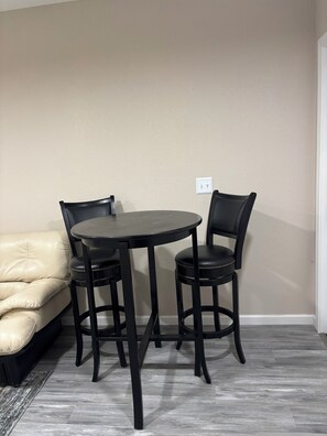 تناول الطعام