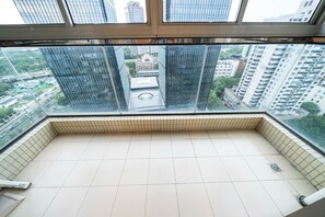 Balcony - Tyms  1BR APT Hongqiao Yucui Garden (Shanghai)