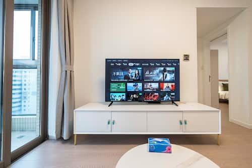 Superior Apartment, 1 Queen Bed, Kitchen, City View | Living room | 55-inch Smart TV with cable channels
