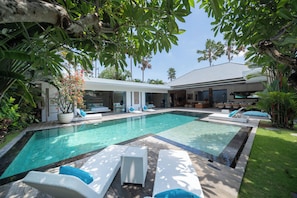 Pool - 4 BR Villa central location with pool Seminyak (Badung)