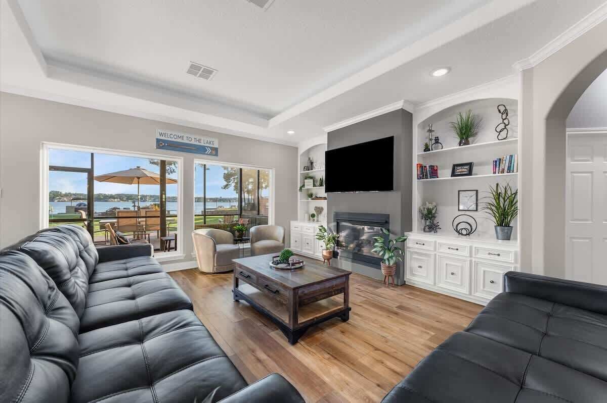 TV, fireplace, video games, offices