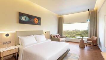 Executive Double Room | Premium bedding, minibar, desk, laptop workspace