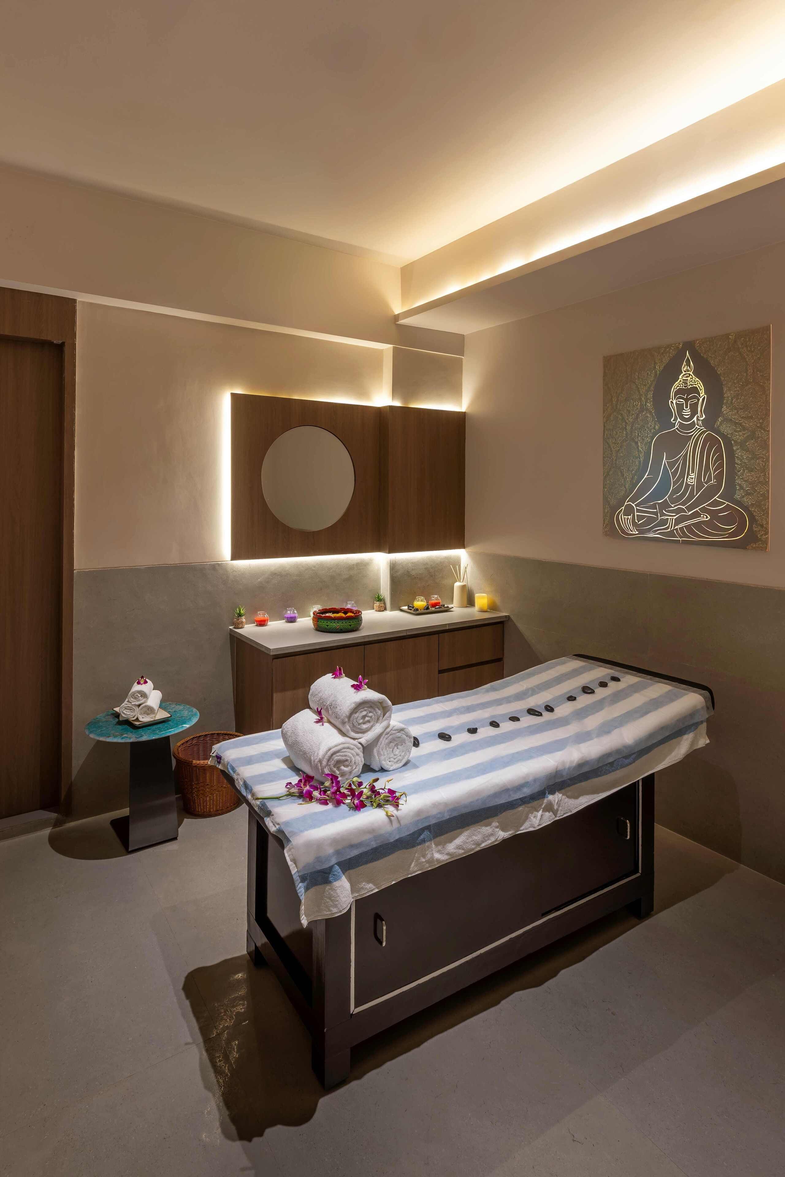 Steam room, 2 treatment rooms