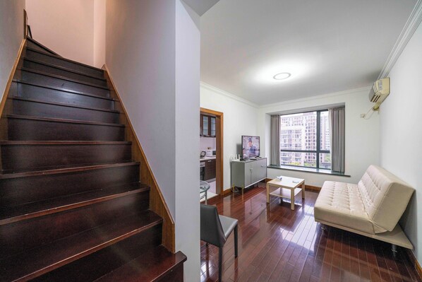 Superior Apartment, 1 Bedroom, Kitchen, City View | Living room