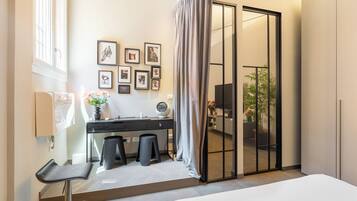 Leilighet, 1 queensize-seng med sovesofa | Minibar, skrivebord, strykejern/-brett og wi-fi (inkludert)