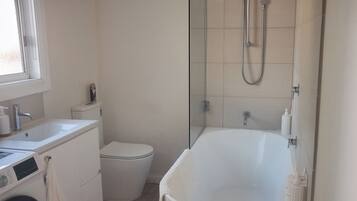 Towels, soap, shampoo, toilet paper