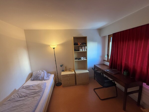 Shared Dormitory, 1 Bedroom, Smoking | 1 bedroom