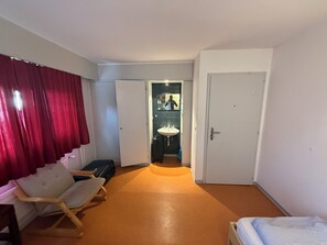 Dormitorio compartido, 1 habitación, para fumadores | Sala de estar
