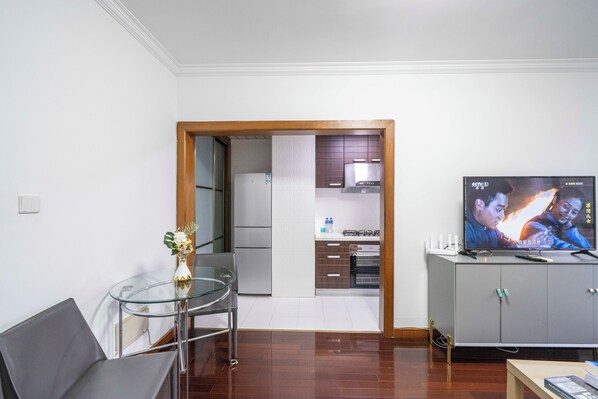 Superior Apartment, 1 Bedroom, Kitchen, City View | Living room