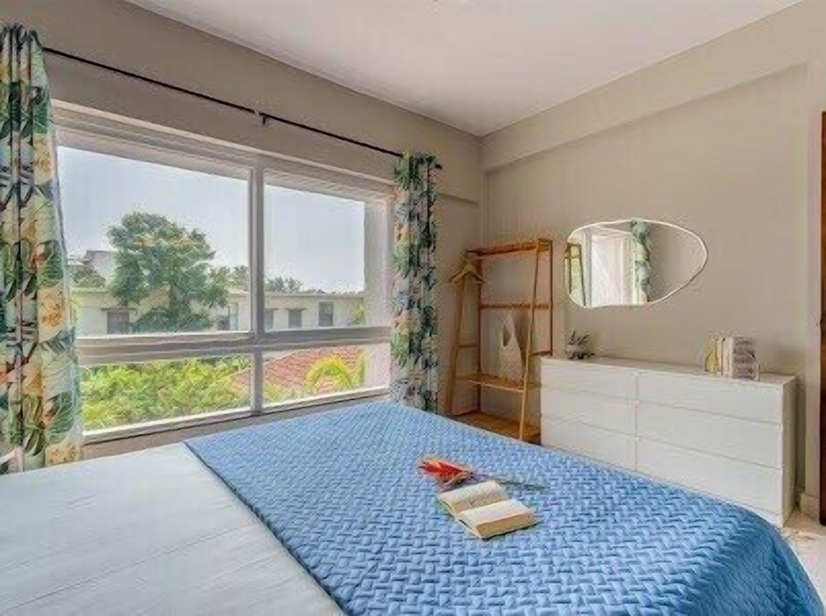 Tabla de planchar con plancha, wifi gratis y ropa de cama 