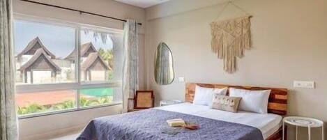 Iron/ironing board, free WiFi, bed sheets