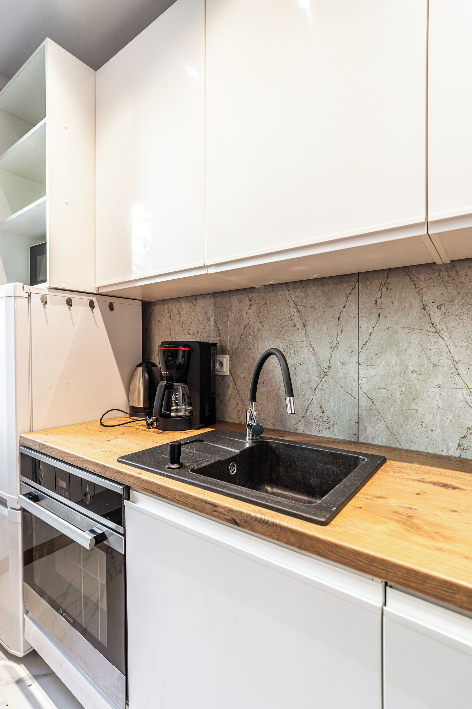 Classic Apartment | Private kitchenette | Coffee/tea maker, electric kettle