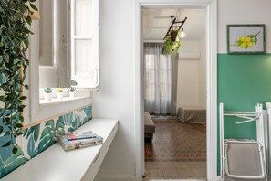 Interior - 'Fiorelli 17 - Bivano Green Leaves' Apartment with Balcony, Wi-Fi and Air Conditioning (Palermo)