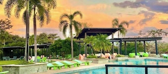 Casa Bella 3 Bdrm House w Pool in Gated Community