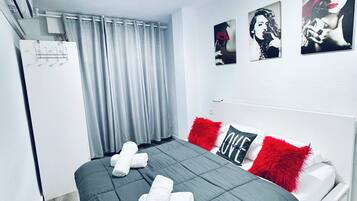 2 slaapkamers, een strijkplank/strijkijzer, wifi, beddengoed