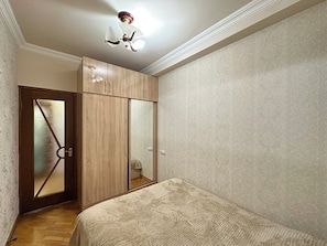 Economy-Apartment, Stadtblick | Bügeleisen/Bügelbrett, kostenloses WLAN
