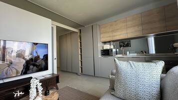TV, stereo