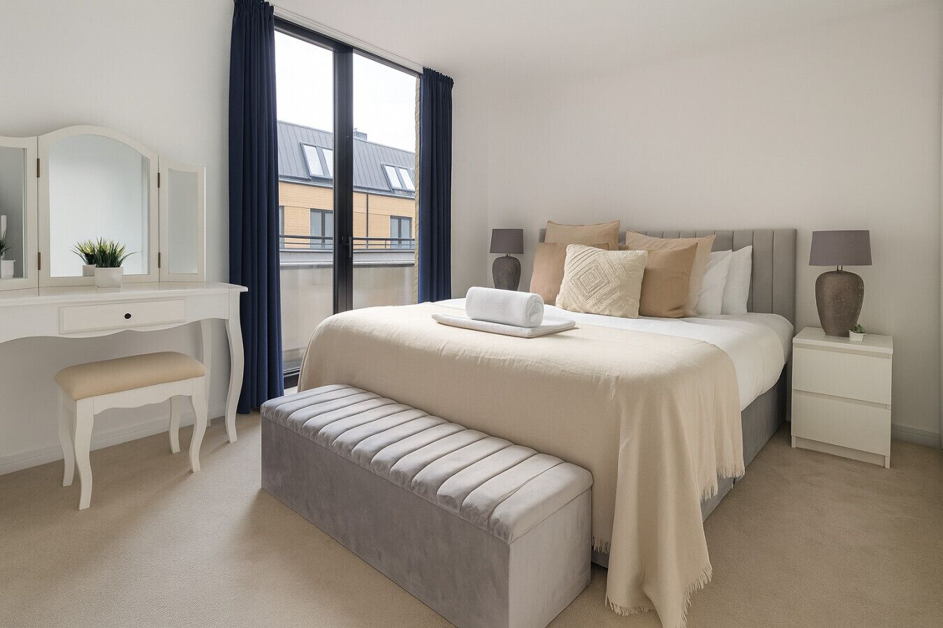 3 makuuhuonetta, silitysrauta/-lauta, Wi-Fi, vuodevaatteet