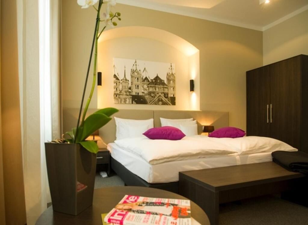Deluxe Double Room | In-room safe, desk, laptop workspace, free WiFi