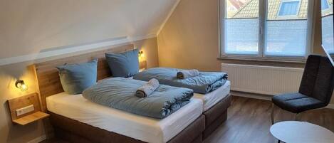 2 bedrooms, iron/ironing board, WiFi, bed sheets