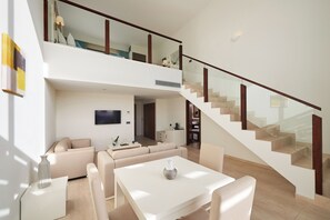 The Level, Phòng Suite Grand | Minibar, két bảo mật tại phòng, màn/rèm cản sáng 