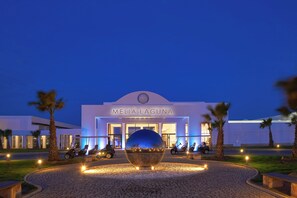 Fassade der Unterkunft – Abend/Nacht