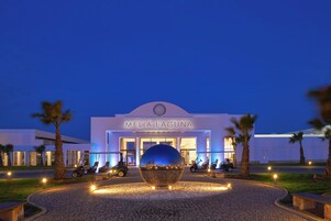 Fachada del alojamiento - Noche