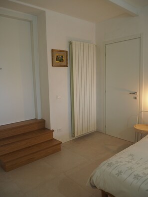 1 bedroom, travel cot, free WiFi, bed sheets