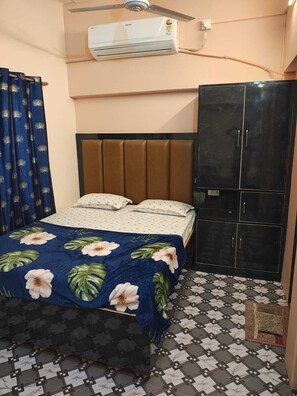 Phòng 4 Deluxe | Bàn, truy cập Internet không dây miễn phí 