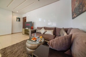 TV - Comfort Family 3 Bedrooms | Swimming pool & Fiber & Parking (Agadir)